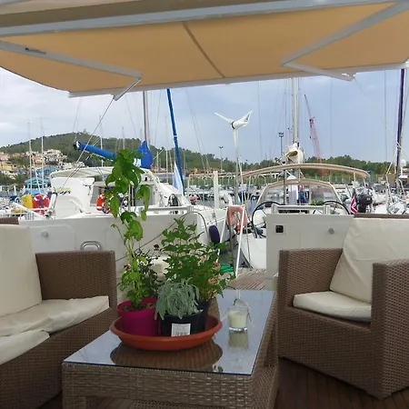 Charter Yacht Full Day Bosa Marina